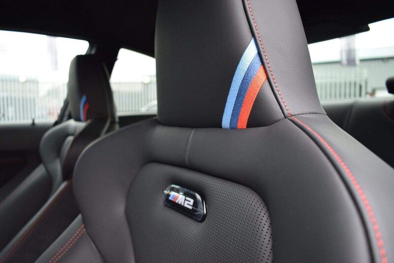 BMW M Blende Lehne M2 Logo schwarz beleuchtet - 52109503037